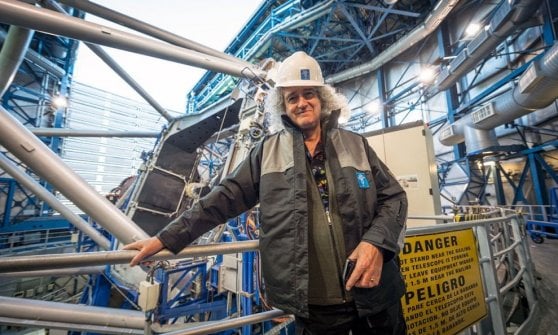 Brian May, storico chitarrista dei Queen e, come pochi sanno, astrofisico