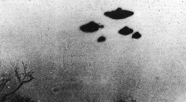 Immagini contenute nel dossier sugli UFO rilasciato dalla CIA.|CIA
